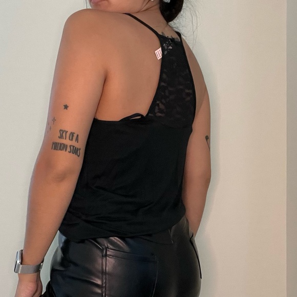 Victoria’s Secret • NWT Halter Pajama Blouse with Lace. Size medium - Picture 4 of 8